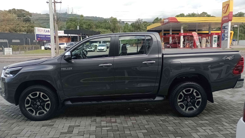 toyota hilux 2.8 d-4d turbo diesel cd srx 4x4 automatico 4p 2022