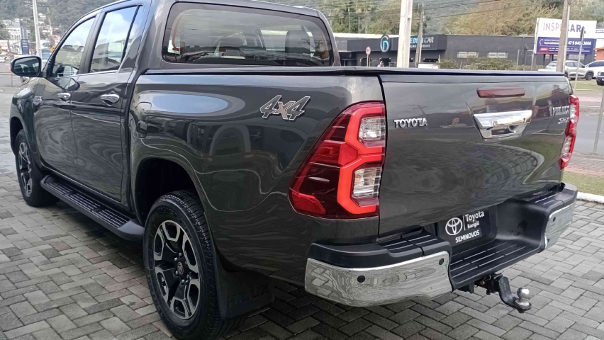 toyota hilux 2.8 d-4d turbo diesel cd srx 4x4 automatico 4p 2022