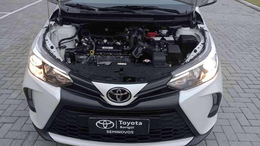 toyota yaris 1.5 16v flex xs multidrive 4p automatico 2024