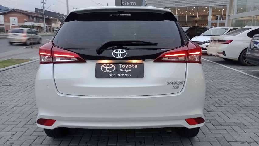 toyota yaris 1.5 16v flex xs multidrive 4p automatico 2024
