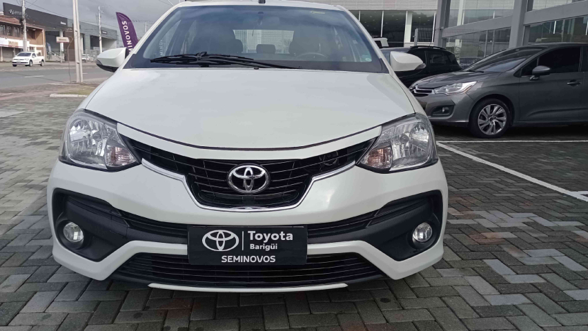 toyota etios 1.5 platinum sedan 16v flex 4p automatico 2018