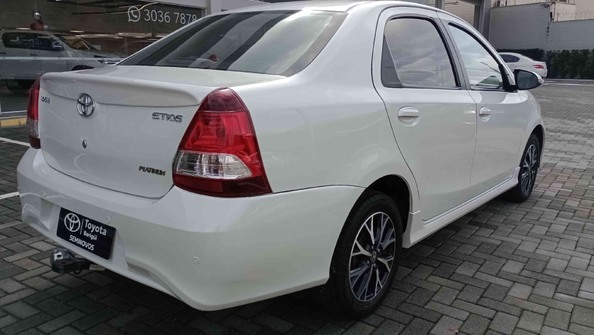toyota etios 1.5 platinum sedan 16v flex 4p automatico 2018
