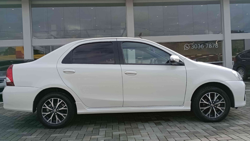 toyota etios 1.5 platinum sedan 16v flex 4p automatico 2018