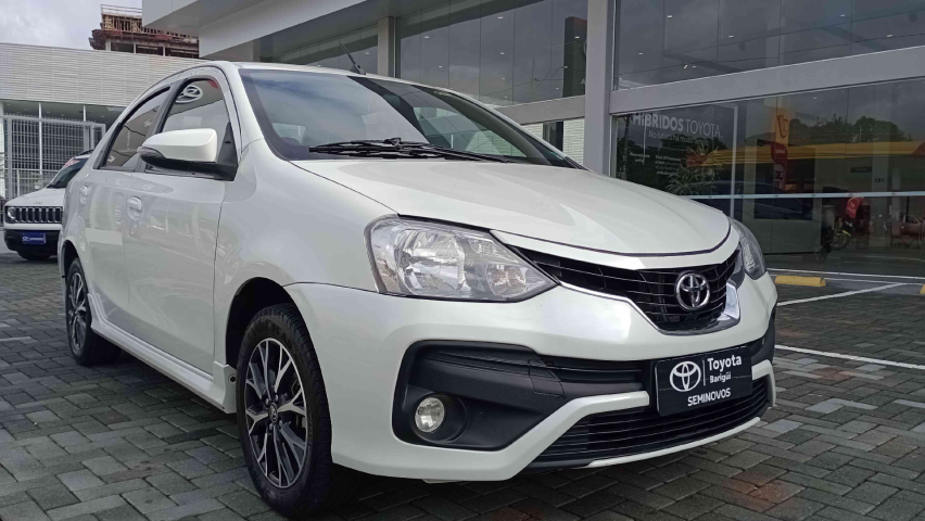 toyota etios 1.5 platinum sedan 16v flex 4p automatico 2018