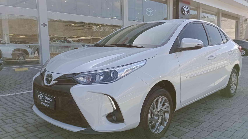 toyota yaris 1.5 16v flex sedan xs multidrive 4p automatico 2025