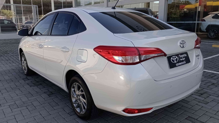 toyota yaris 1.5 16v flex sedan xs multidrive 4p automatico 2025