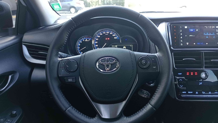toyota yaris 1.5 16v flex sedan xs multidrive 4p automatico 2025