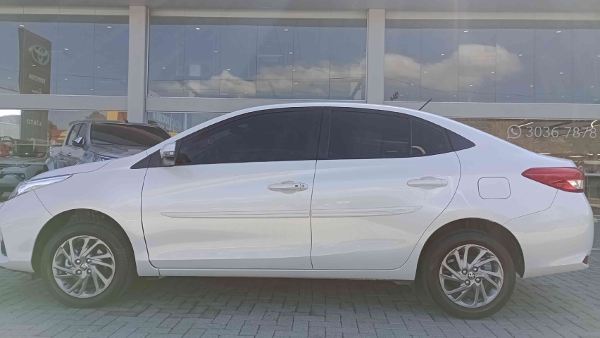 toyota yaris 1.5 16v flex sedan xs multidrive 4p automatico 2025