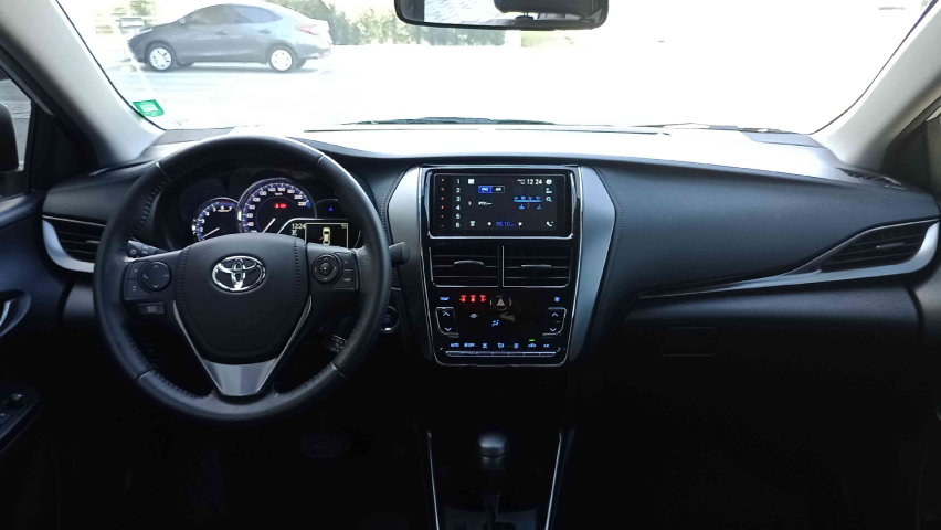 toyota yaris 1.5 16v flex sedan xs multidrive 4p automatico 2025