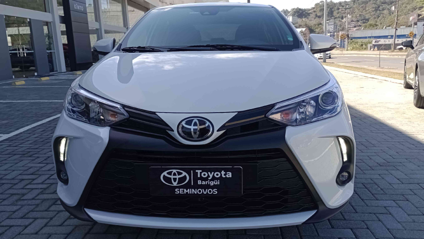 toyota yaris 1.5 16v flex sedan xs multidrive 4p automatico 2025