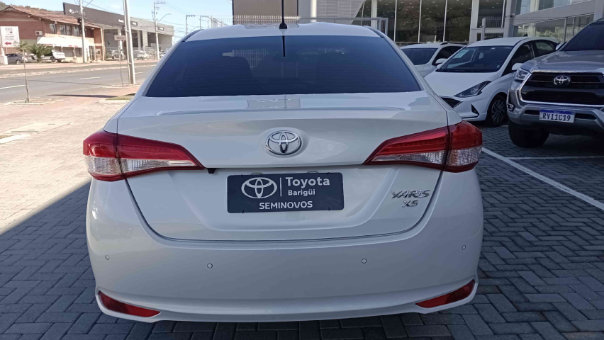 toyota yaris 1.5 16v flex sedan xs multidrive 4p automatico 2025