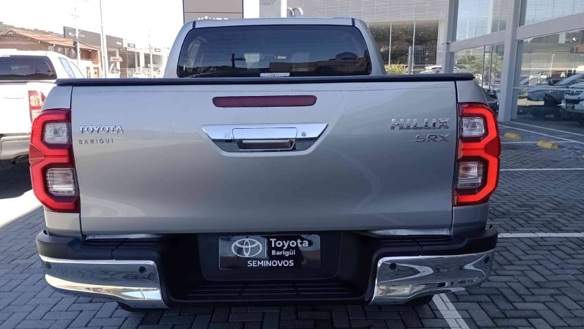 toyota hilux 2.8 d-4d turbo diesel cd srx 4x4 automatico 4p 2023