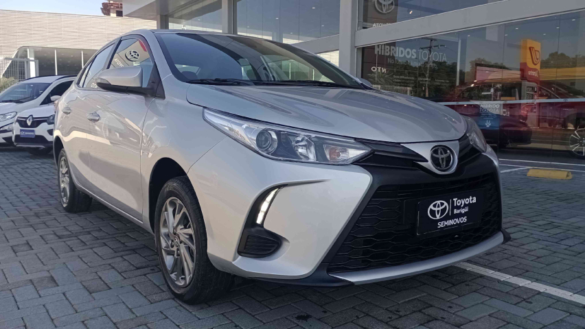 toyota yaris 1.5 16v flex sedan xs connect multidrive 4p automatico 2023