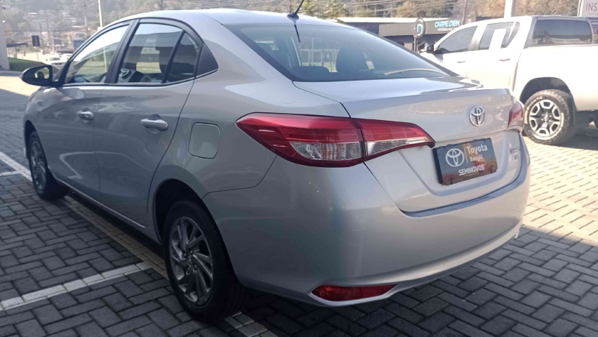 toyota yaris 1.5 16v flex sedan xs connect multidrive 4p automatico 2023
