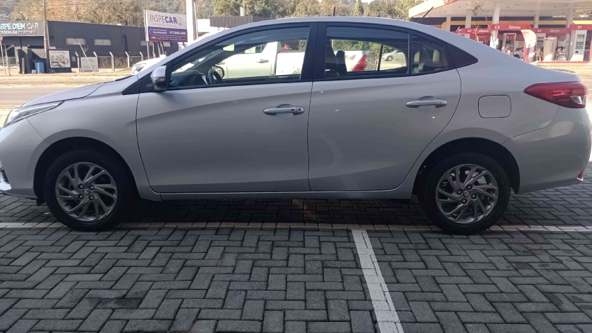 toyota yaris 1.5 16v flex sedan xs connect multidrive 4p automatico 2023