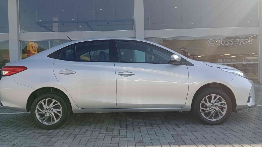 toyota yaris 1.5 16v flex sedan xs connect multidrive 4p automatico 2023