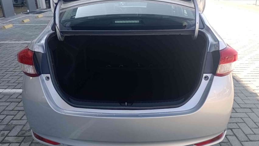 toyota yaris 1.5 16v flex sedan xs connect multidrive 4p automatico 2023
