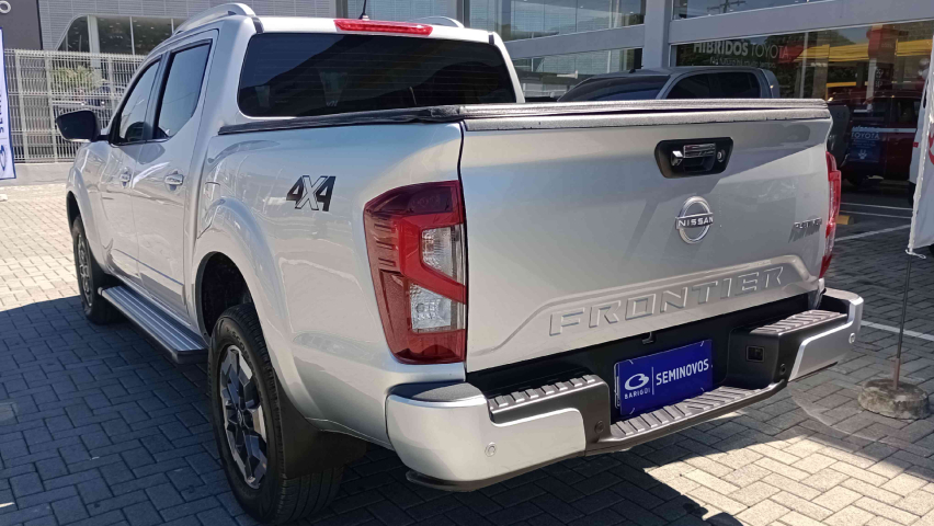 nissan frontier 2.3 16v turbo diesel platinum cd 4x4 automatico 4p 2025