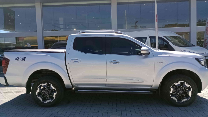 nissan frontier 2.3 16v turbo diesel platinum cd 4x4 automatico 4p 2025