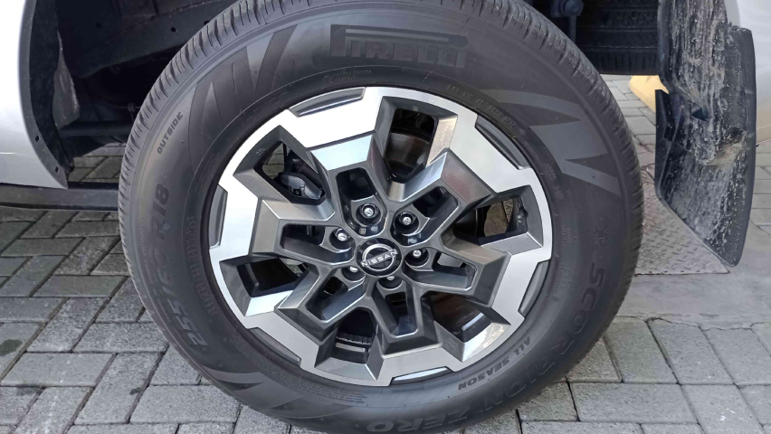nissan frontier 2.3 16v turbo diesel platinum cd 4x4 automatico 4p 2025