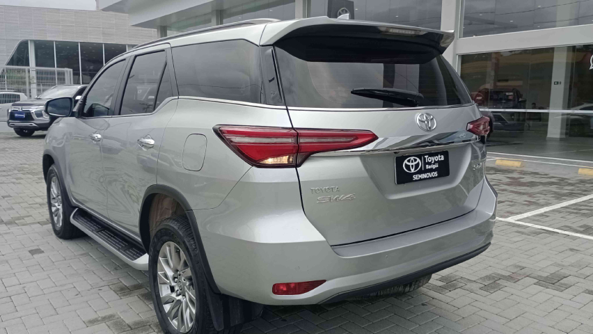 toyota hilux sw4 2.8 d-4d turbo diesel srx 4x4 automatico 4p 2021