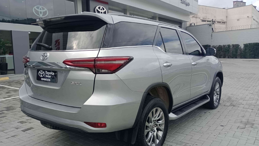 toyota hilux sw4 2.8 d-4d turbo diesel srx 4x4 automatico 4p 2021