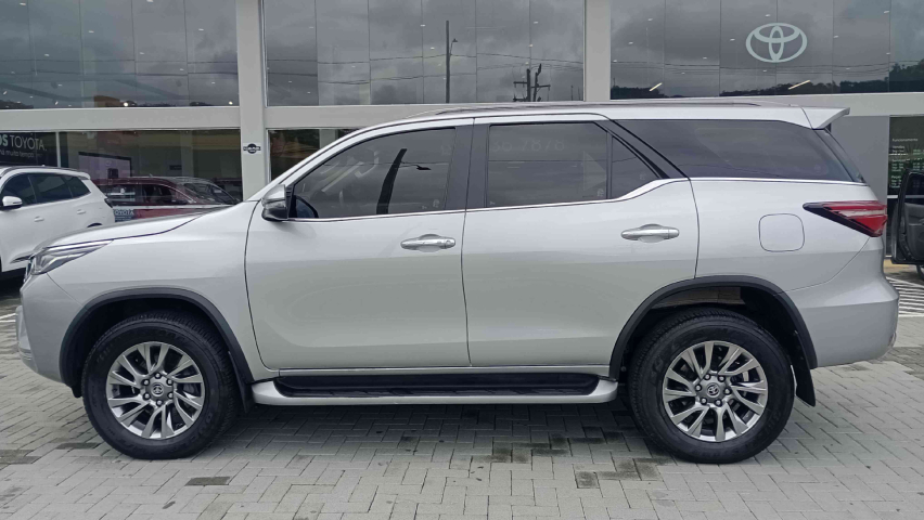 toyota hilux sw4 2.8 d-4d turbo diesel srx 4x4 automatico 4p 2021