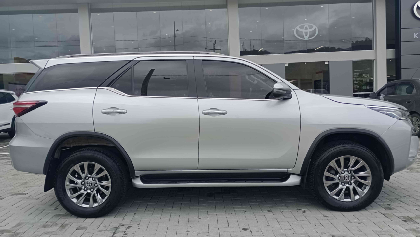 toyota hilux sw4 2.8 d-4d turbo diesel srx 4x4 automatico 4p 2021