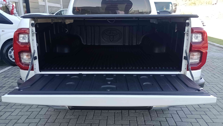 toyota hilux 2.8 d-4d turbo diesel cd srx 4x4 automatico 4p 2024