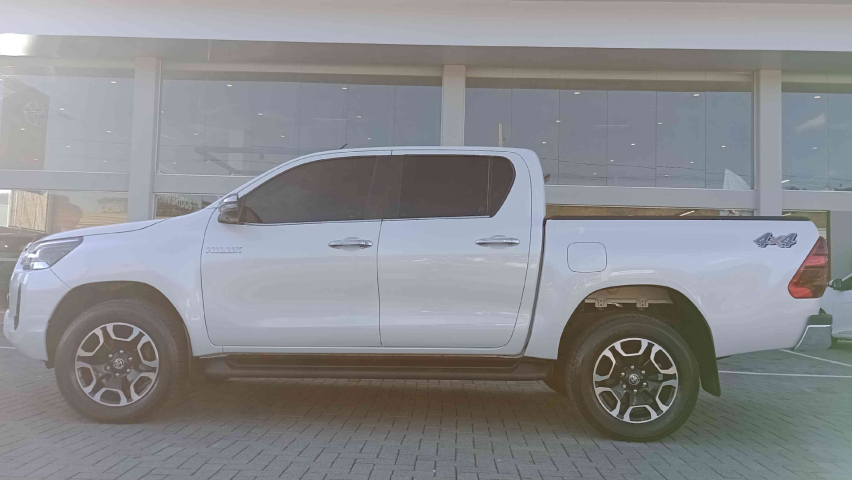 toyota hilux 2.8 d-4d turbo diesel cd srx 4x4 automatico 4p 2024