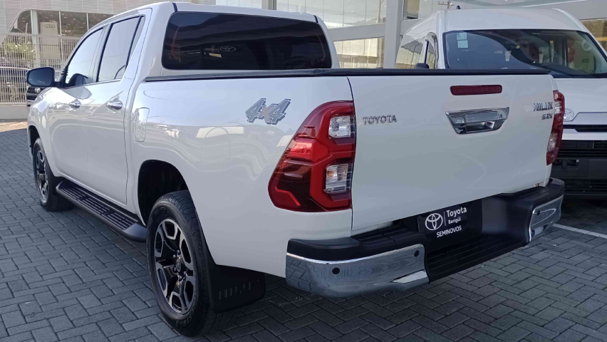 toyota hilux 2.8 d-4d turbo diesel cd srx 4x4 automatico 4p 2024