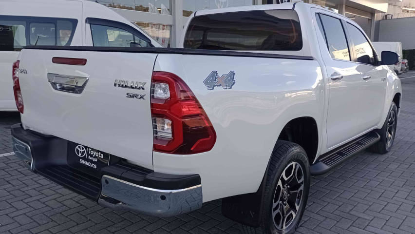 toyota hilux 2.8 d-4d turbo diesel cd srx 4x4 automatico 4p 2024