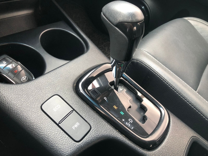 toyota hilux 2.8 d-4d turbo diesel cd conquest 4x4 automatico 4p 202414