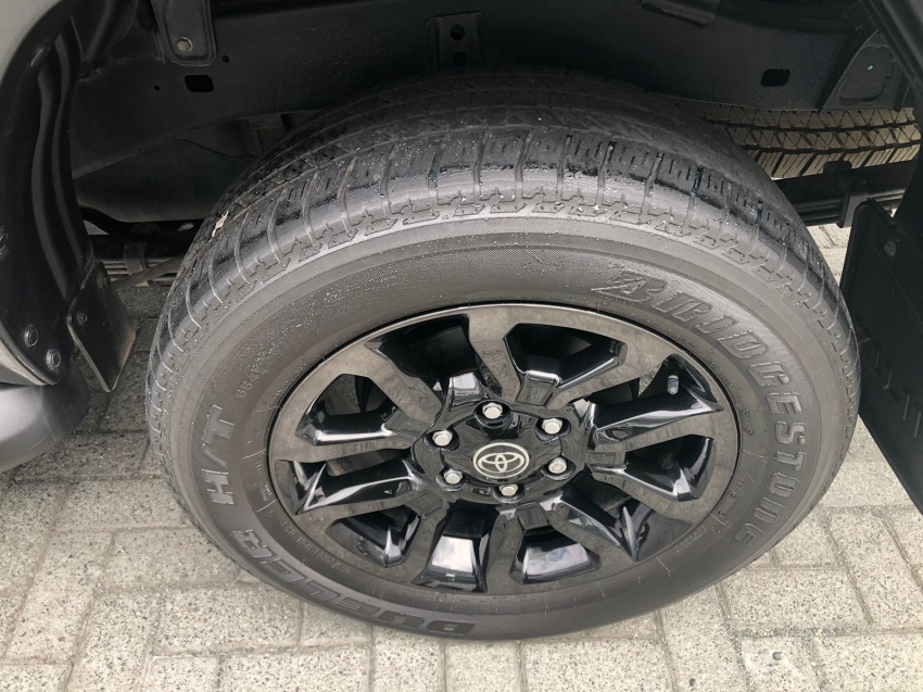 toyota hilux 2.8 d-4d turbo diesel cd conquest 4x4 automatico 4p 202411