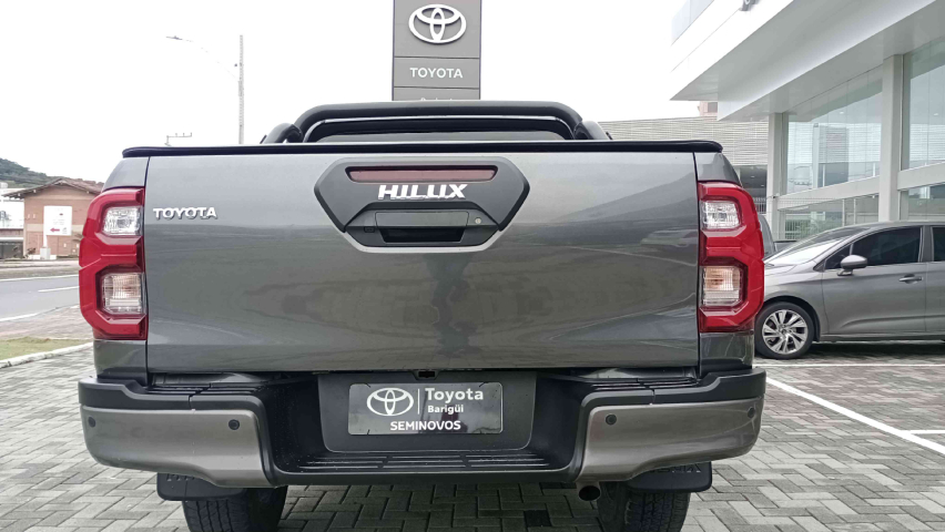 toyota hilux 2.8 d-4d turbo diesel cd conquest 4x4 automatico 4p 2024