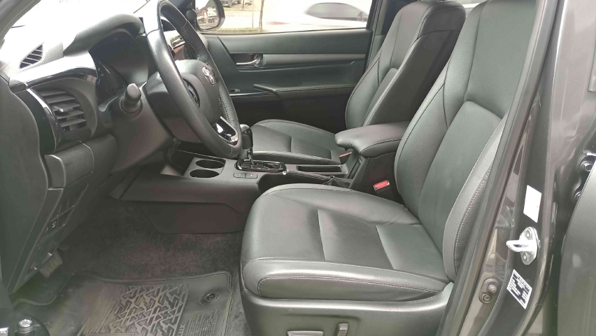 toyota hilux 2.8 d-4d turbo diesel cd conquest 4x4 automatico 4p 2024