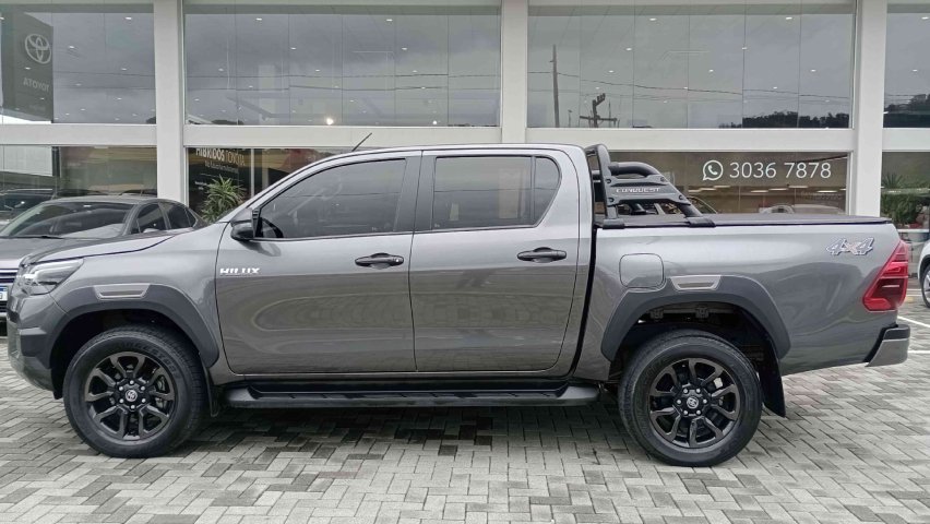 toyota hilux 2.8 d-4d turbo diesel cd conquest 4x4 automatico 4p 2024