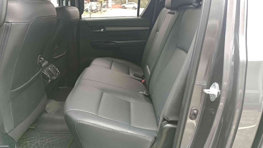 toyota hilux 2.8 d-4d turbo diesel cd conquest 4x4 automatico 4p 2024