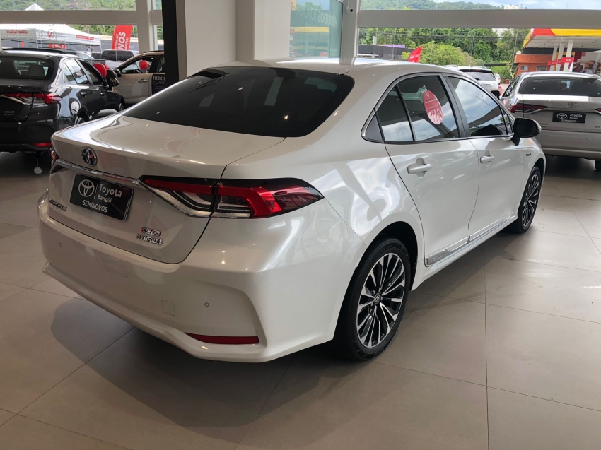 corolla altis hibrido premium4