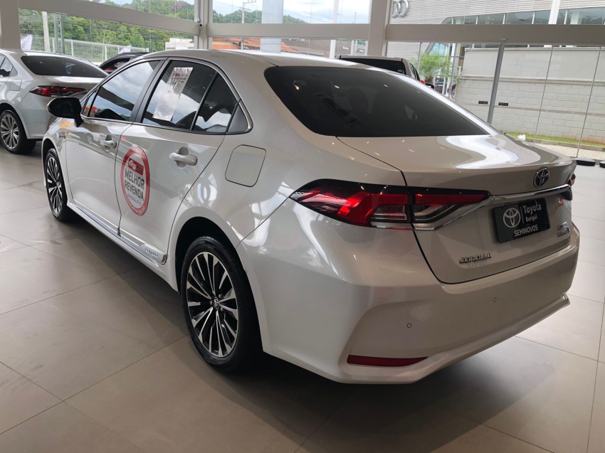 corolla altis hibrido premium2