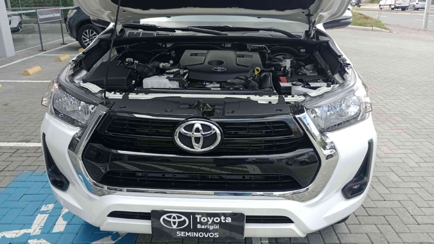 toyota hilux 2.8 d-4d turbo diesel cd srv 4x4 automatico 4p 2022
