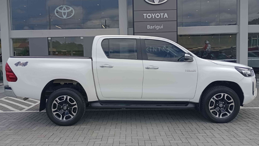 toyota hilux 2.8 d-4d turbo diesel cd srv 4x4 automatico 4p 2022