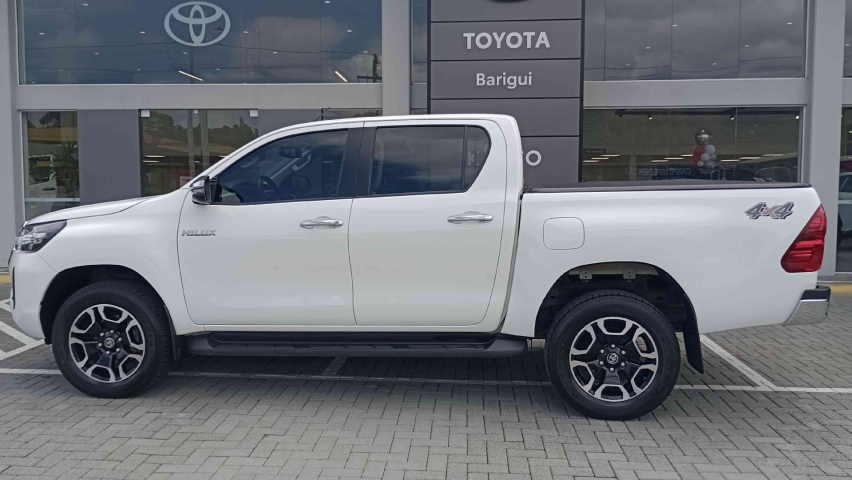 toyota hilux 2.8 d-4d turbo diesel cd srv 4x4 automatico 4p 2022