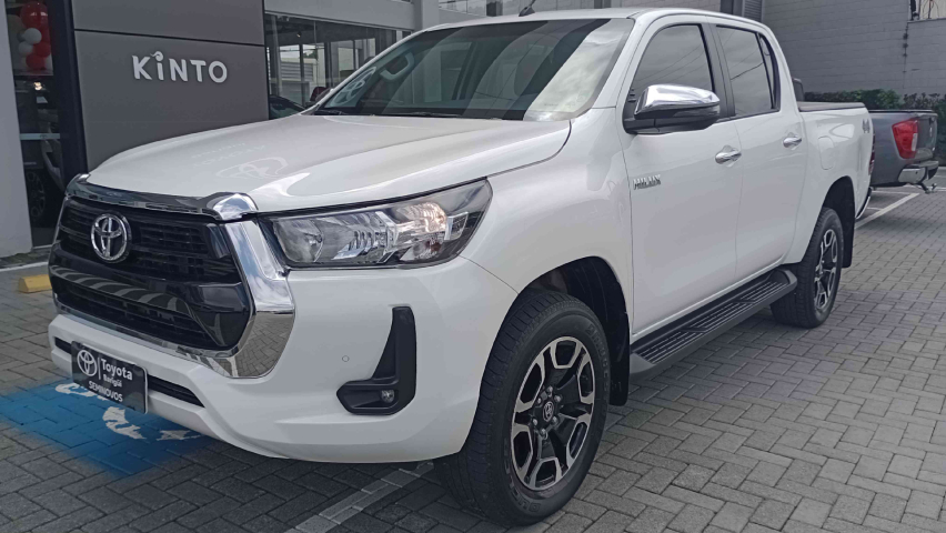 toyota hilux 2.8 d-4d turbo diesel cd srv 4x4 automatico 4p 2022