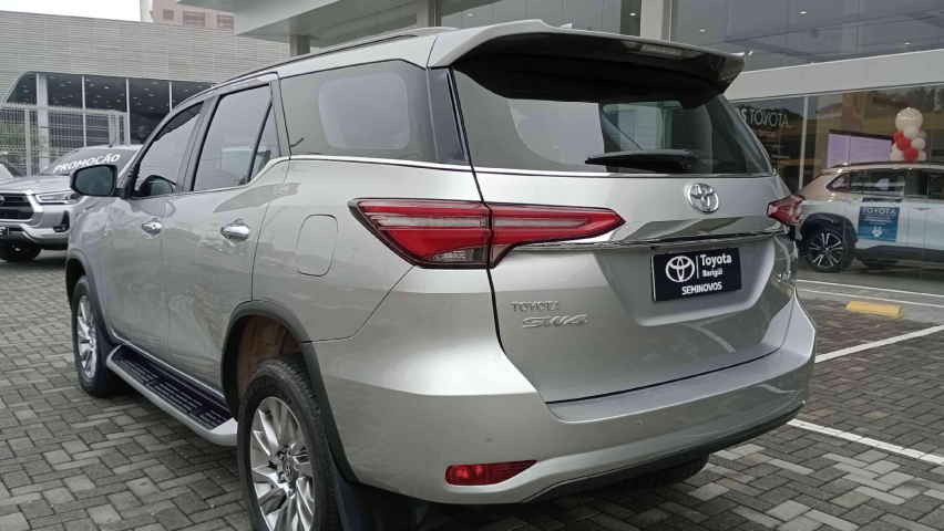 toyota hilux sw4 2.8 d-4d turbo diesel srx 4x4 automatico 4p 2021