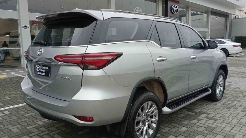 toyota hilux sw4 2.8 d-4d turbo diesel srx 4x4 automatico 4p 2021