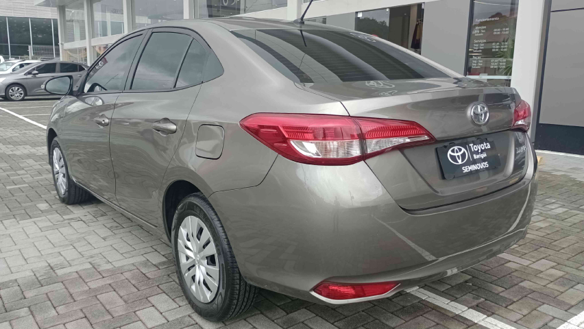 toyota yaris 1.5 16v flex sedan xl live multidrive 4p automatico 2021