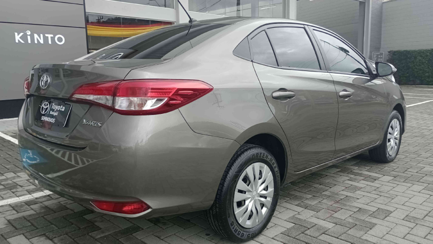 toyota yaris 1.5 16v flex sedan xl live multidrive 4p automatico 2021