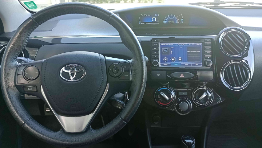 toyota etios 1.5 platinum 16v flex 4p automatico 2017