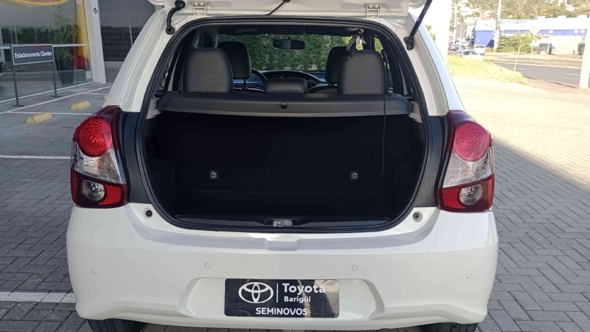 toyota etios 1.5 platinum 16v flex 4p automatico 2017